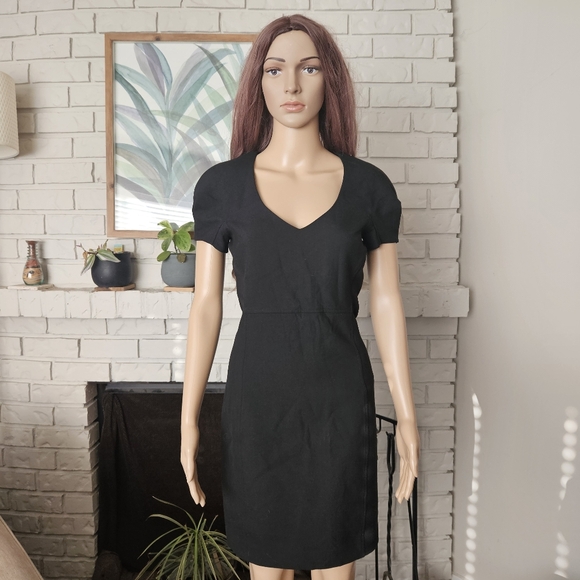 Aritzia Dresses & Skirts - Aritzia Babaton black dress midi size 4 short sleeves